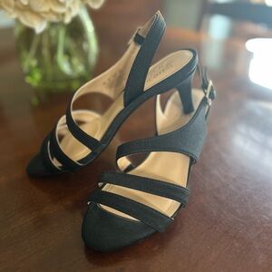 Naturalizer Black Strappy Sandals